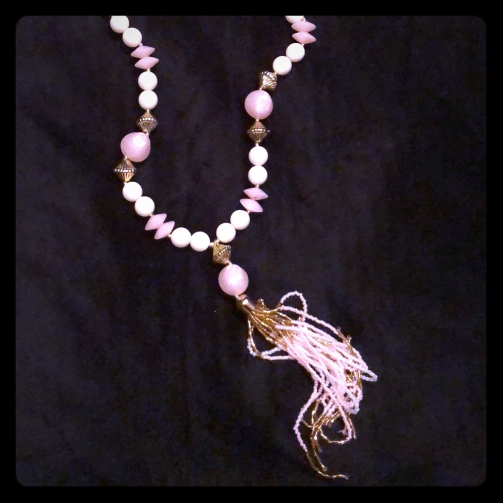 ✅ Vintage Bead Costume Necklace